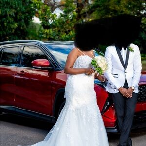 Elegant White Lace Wedding Dress